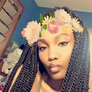 Meet your Posher, Dee